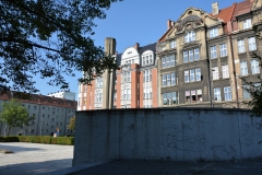image004